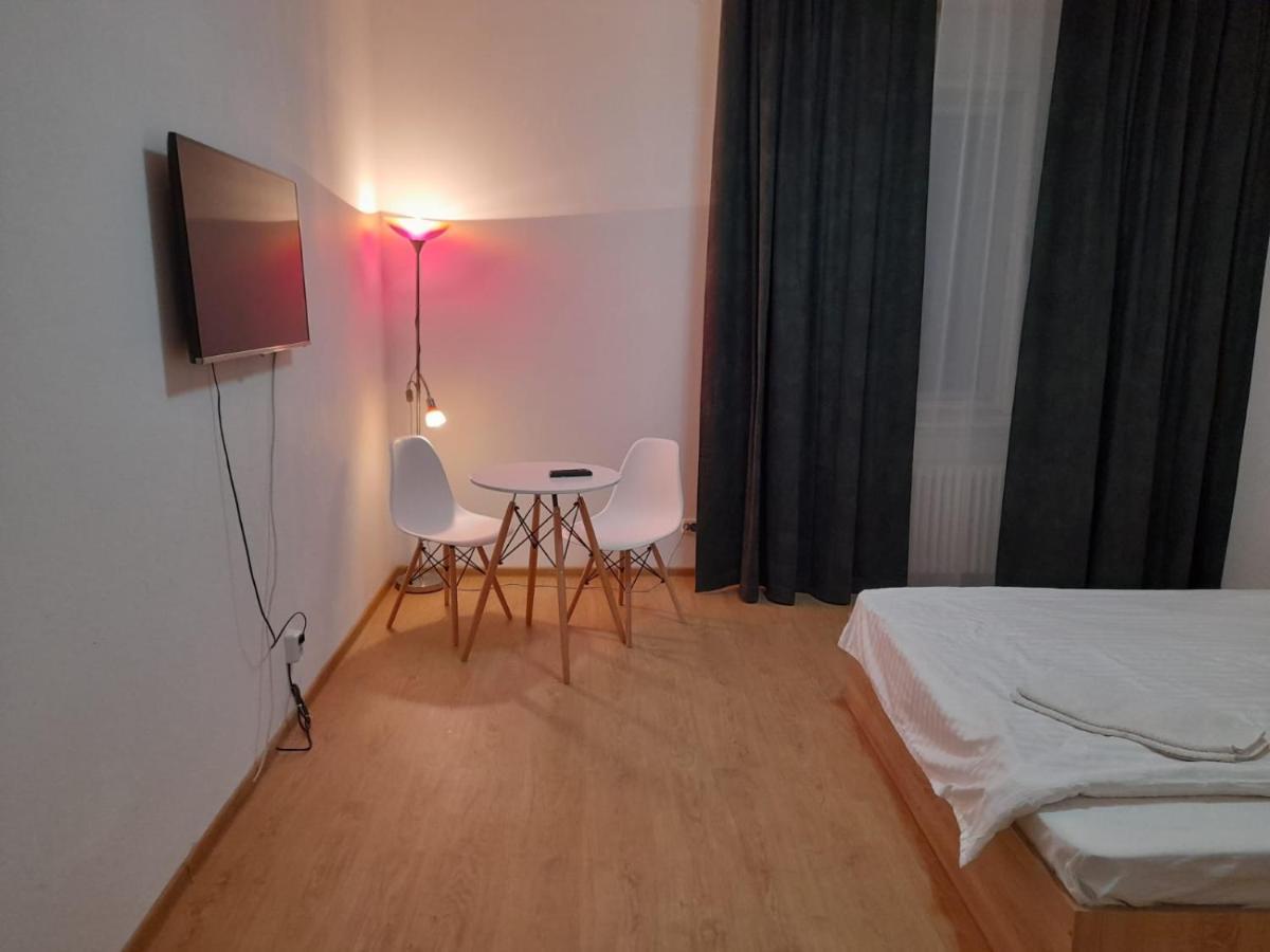 Piata Unirii- 1 Room Studio Apartment Timisoara Esterno foto
